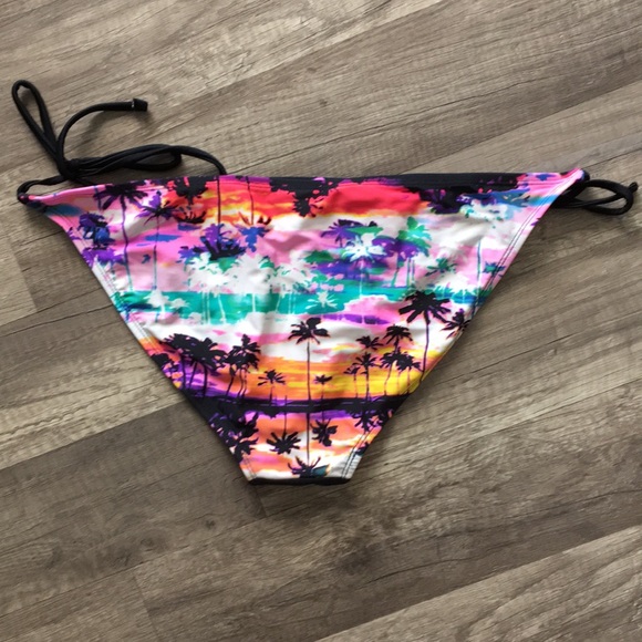🔴SOLD!! Wet Seal Tropical Bikini Set - Picture 12 of 17